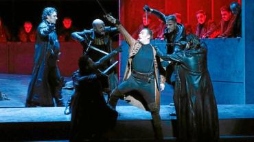 evento imagen de uno de los ensayos en el Teatro Real de Madrid de "Il Trovatore" fuente imagen larazon.es