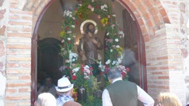 imagen de San Isidro entrando en la ermita
