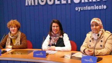imagen presentación cursos Centro Mujer, marzo 2014