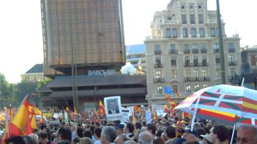 Imagen concentración a favor víctimas terrorismo