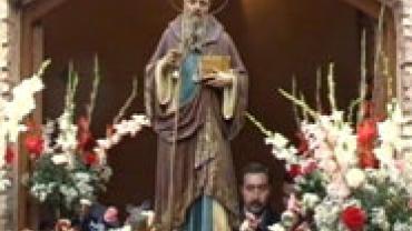La imagen de San Antón a la salida de la Ermita