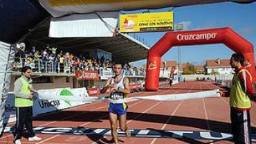 imagen llegada de Roberto Jiménez a la meta