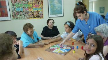 Jóvenes y mayores en el Aula de Verano 2006