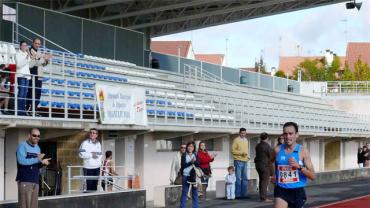 llegada a la meta de la media maratón, nov 2006