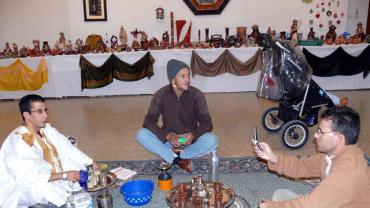 té y cuscús para todos en la exposición