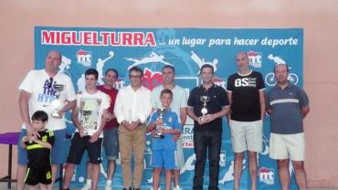 imagen entrega trofeos Liga Tenis 2014 Miguelturra