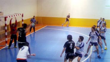 Alberto José Caba en un lanzamiento a puerta