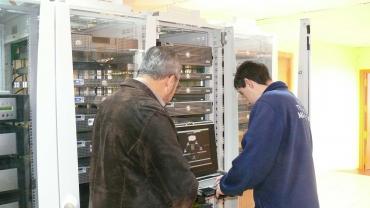 imagen de técnicos de nuevas tecnologías en el Centro de Proceso de Datos