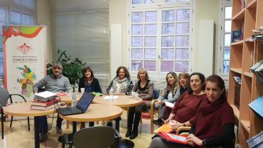 imagen de docente y participantes en la acción formativa, noviembre 2019