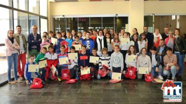 imagen de autoridades, docentes y alumnado participante en la Primera Olimpíada Matemática de Miguelturra
