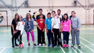 imagen grupal participantes y concejal de Deportes, mayo 2017