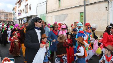 imagen del Carnaval Infantil de Miguelturra 2016 por las calles de la localidad