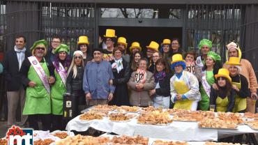 imagen de autoridades, organización y personas premiadas en el concurso de Fruta en Sartén del Carnaval 2019 de Miguelturra