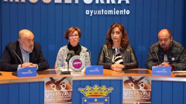 imagen Victoria Sobrino y Fátima Mondéjar, en la zona central, y Claudio Fernández y Carmelo López a ambos lados (iz-de), octubre 2017