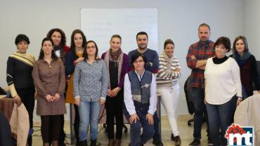 imagen del alumnado y docente del curso de Nóminas y Seguros Sociales, diciembre 2015