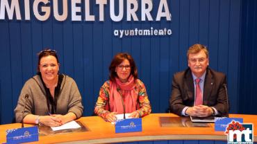 imagen de la firma entre Eulen y Ayuntamiento de Miguelturra, abril de 2016