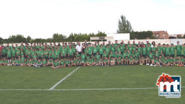 imagen grupal de autoridades, organización y participantes del Campus de Fútbol 2019 de Miguelturra
