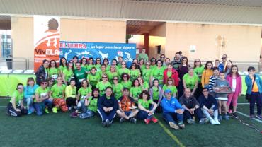 imagen grupal de participantes, autoridades y organización tras la Carrera por la Igualdad 2019
