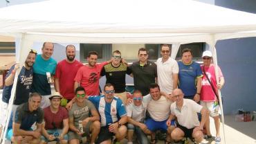 imagen de participantes y organización del Torneo de Pádel, junio 2017