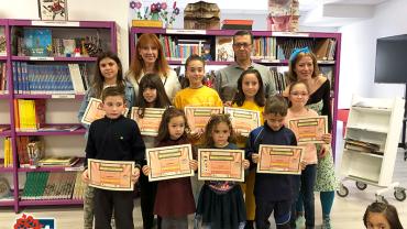 imagen de organización, premiados y premiadas concurso Marcapáginas Biblioteca Municipal 2019